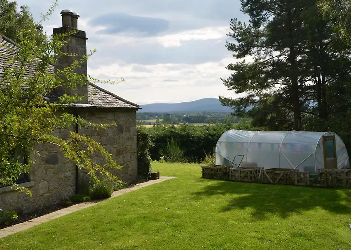 Amazing Cottage With Private Indoor Swim Pool And Hot Tub