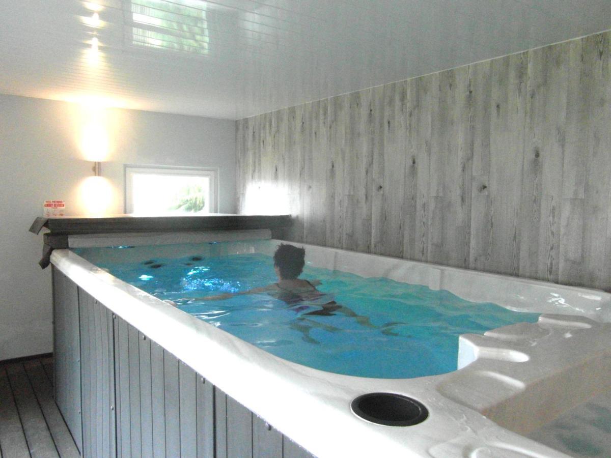 Amazing With Private Indoor Swim Pool And Hot Tub