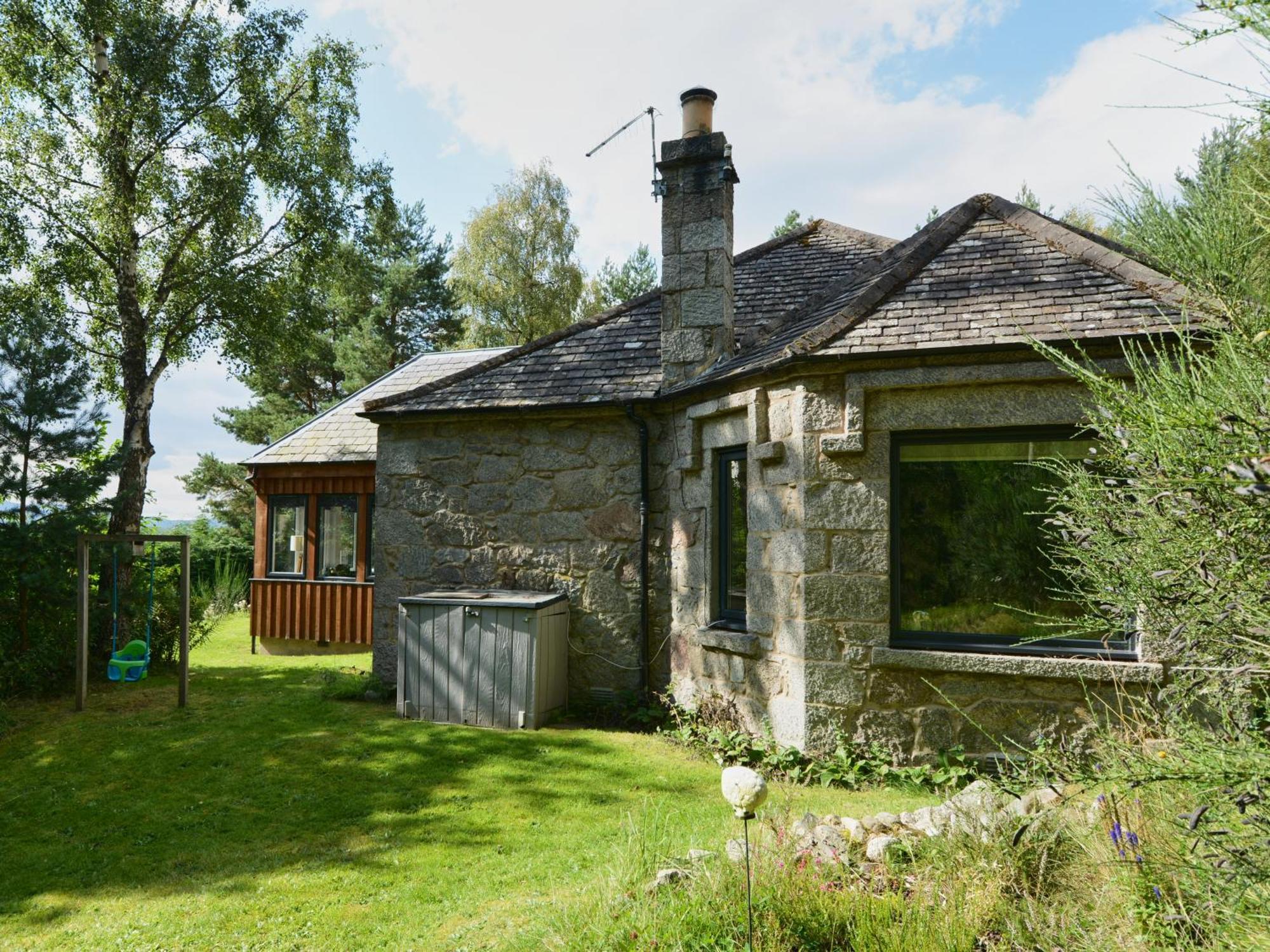 Amazing With Private Indoor Swim Pool And Hot Tub